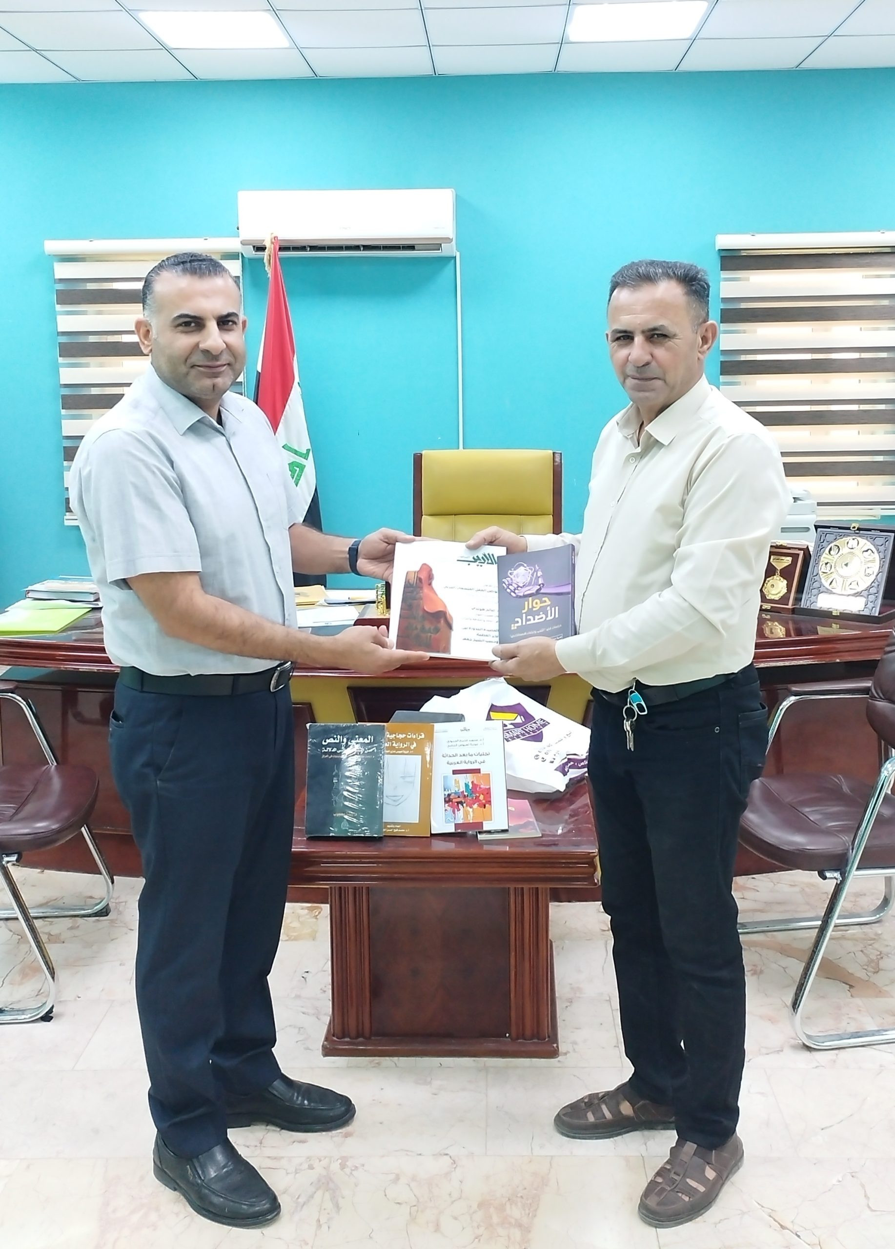 Read more about the article إهداءات مكتبية